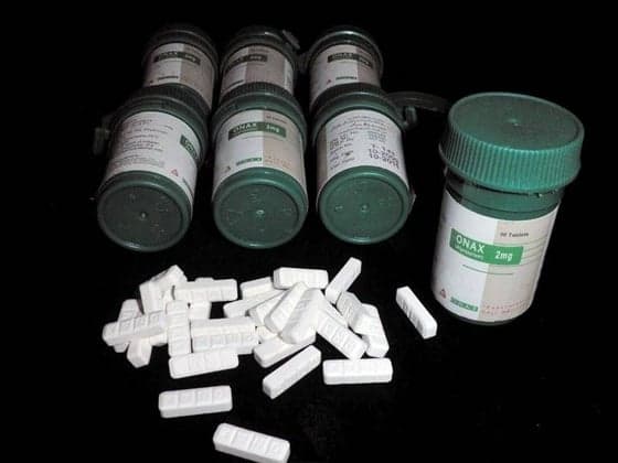 ONAX 2MG (Alprazolam) packaging and bottle